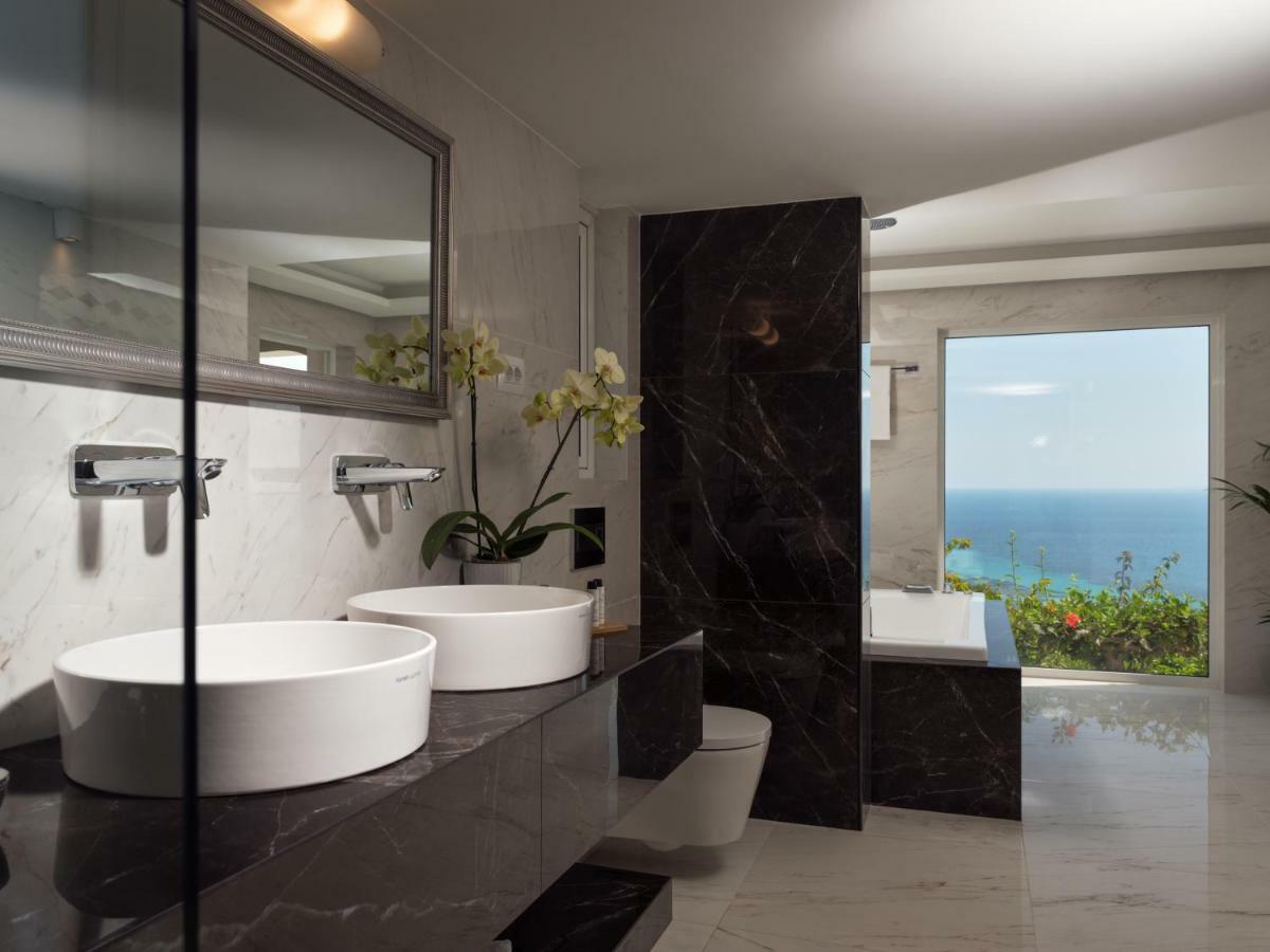 Golden July Luxury Villa Akrotiri  المظهر الخارجي الصورة