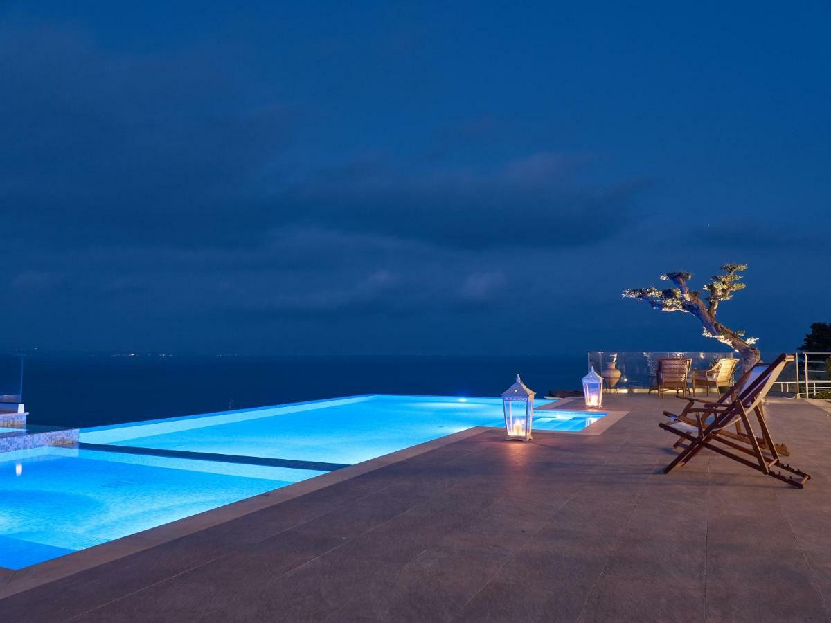 Golden July Luxury Villa Akrotiri  المظهر الخارجي الصورة